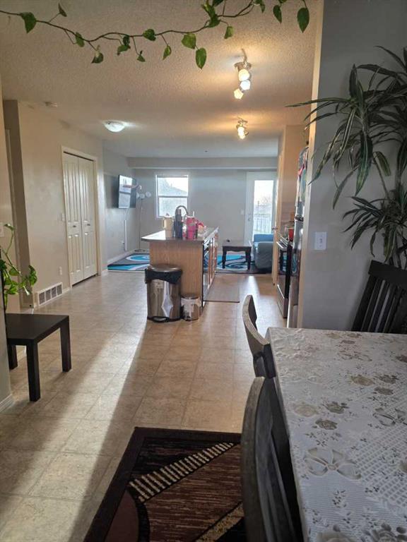 270 Saddlebrook Point NE photo 2
