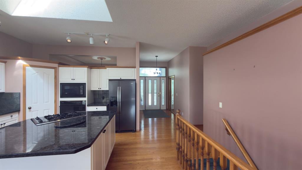 117 Woodpark Close SW photo 5