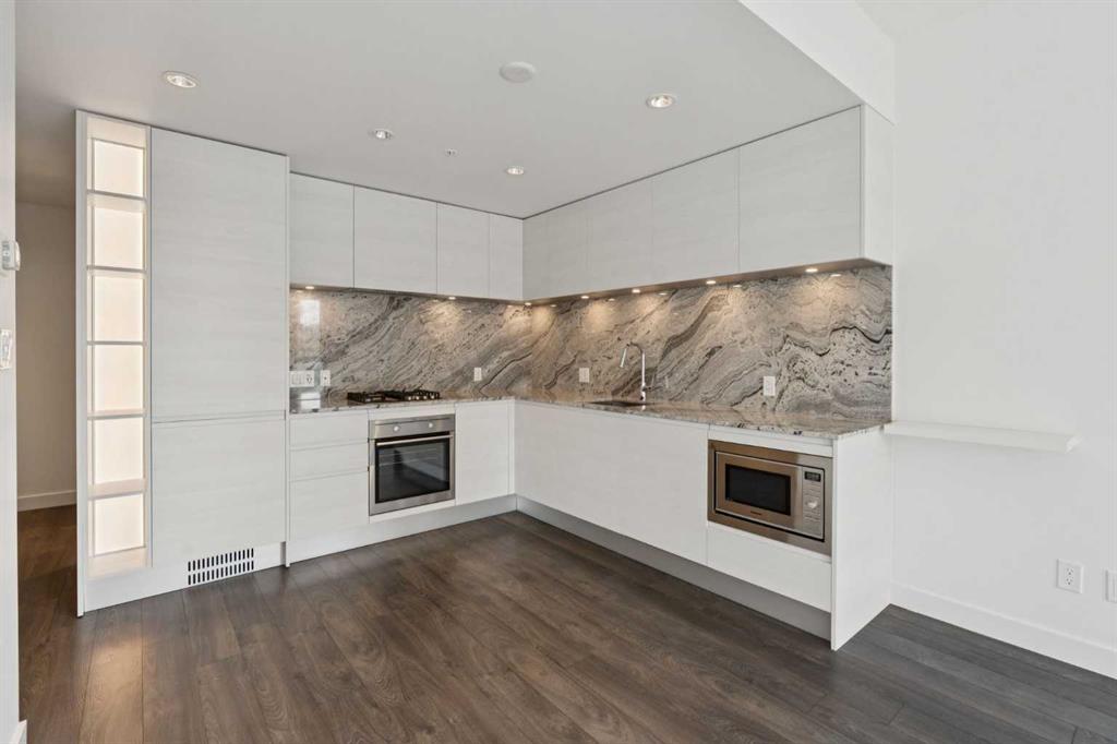 310 12 Avenue SW #901 photo 4
