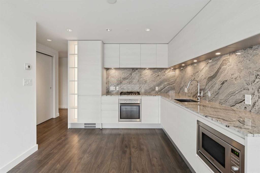 310 12 Avenue SW #901 photo 5