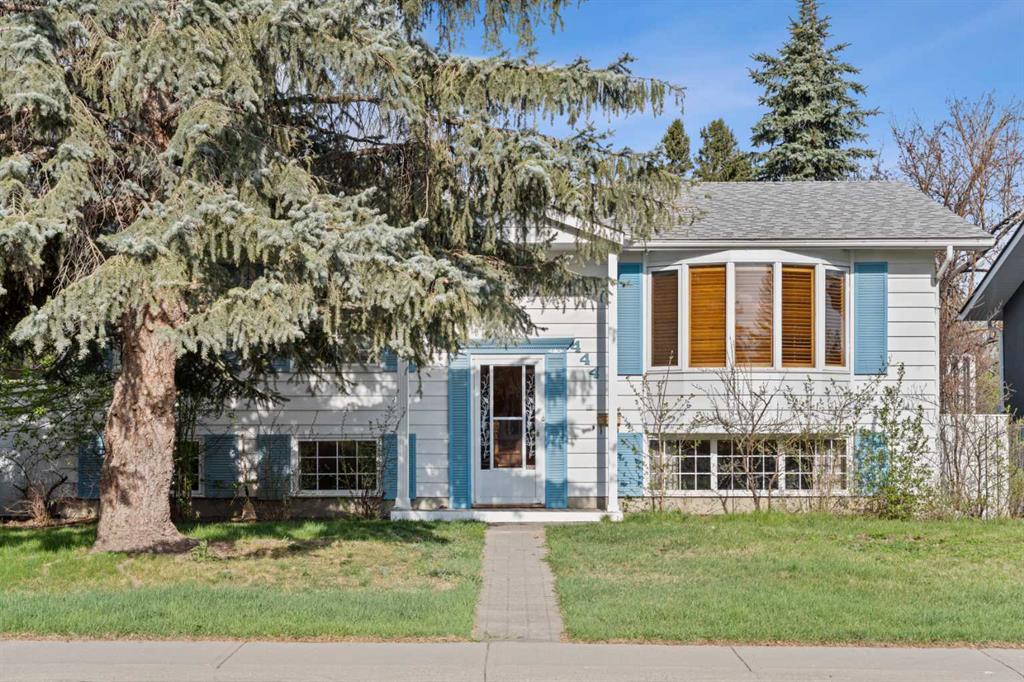 444 Woodland Crescent SE photo 4