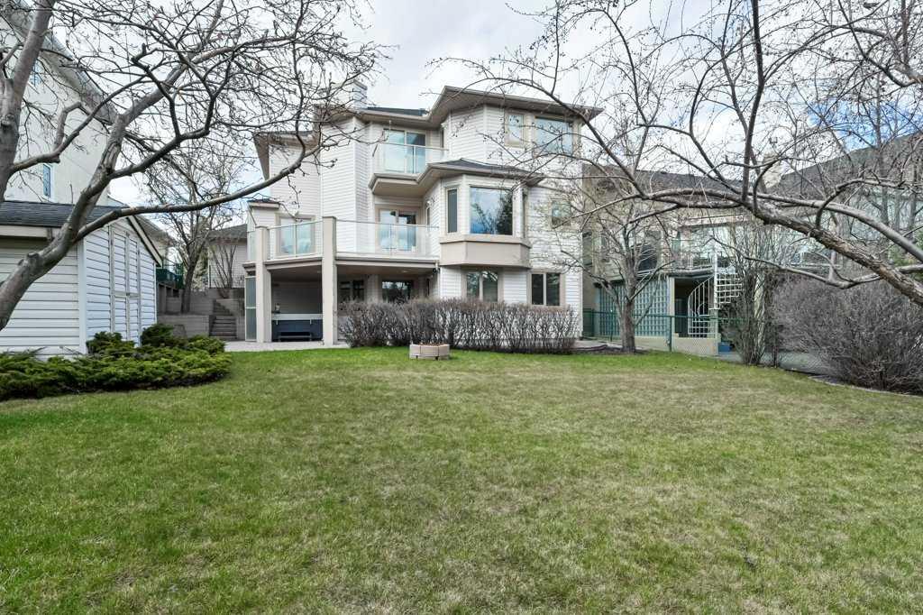 91 Valley Ridge Green NW photo 2