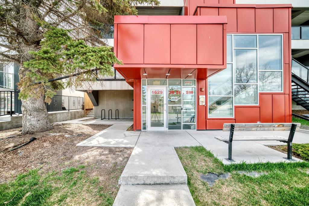 1629 38 Street SW #201 photo 4