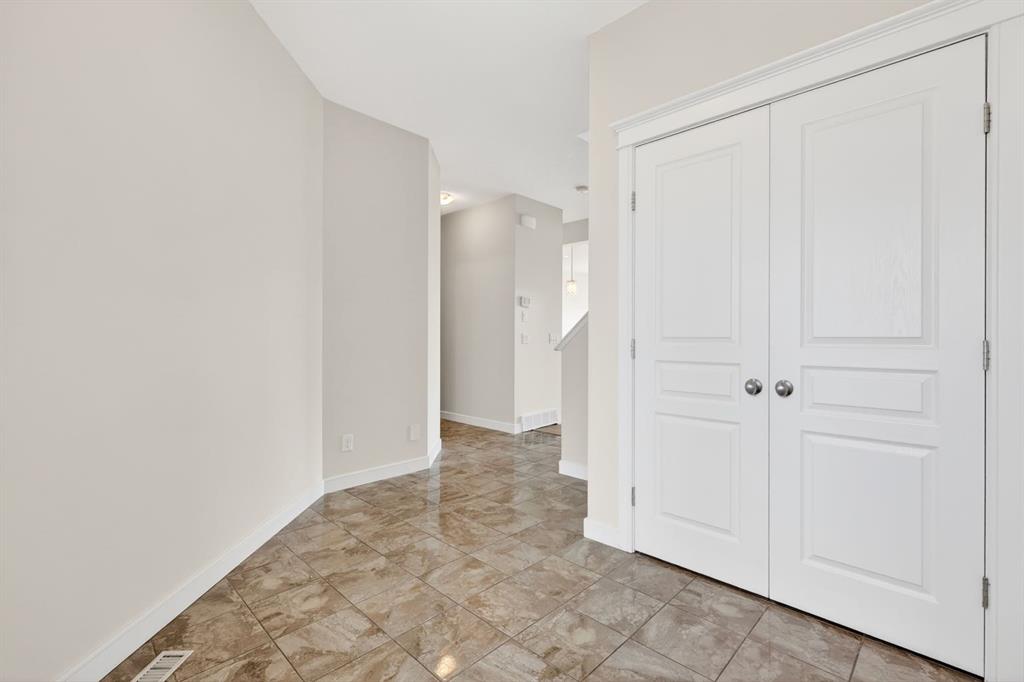 123 Evanscrest Way NW photo 3