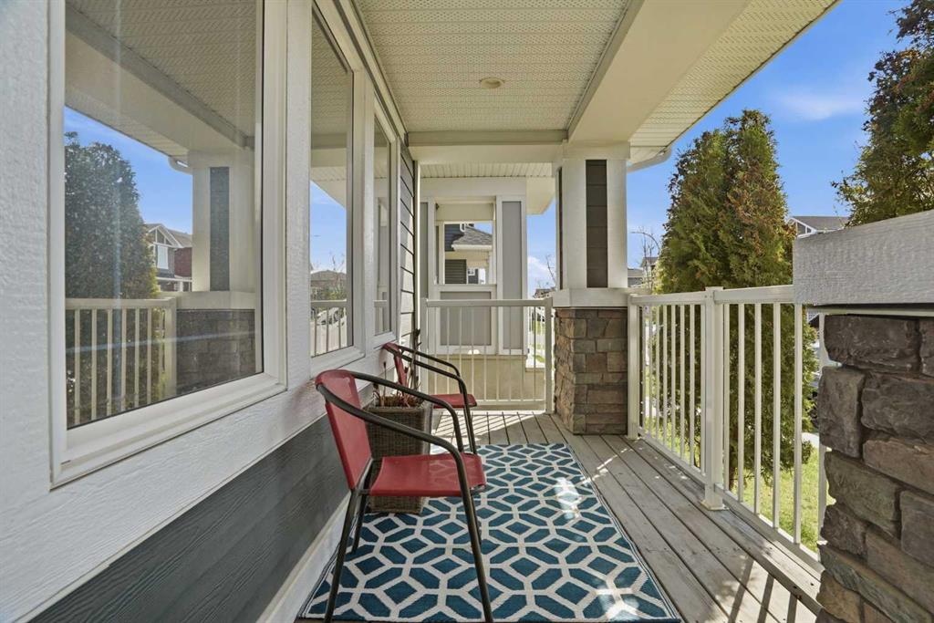 72 Redstone Common NE photo 4
