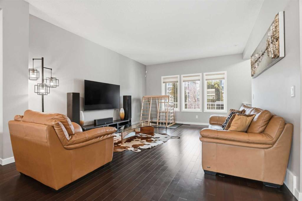 72 Redstone Common NE photo 5