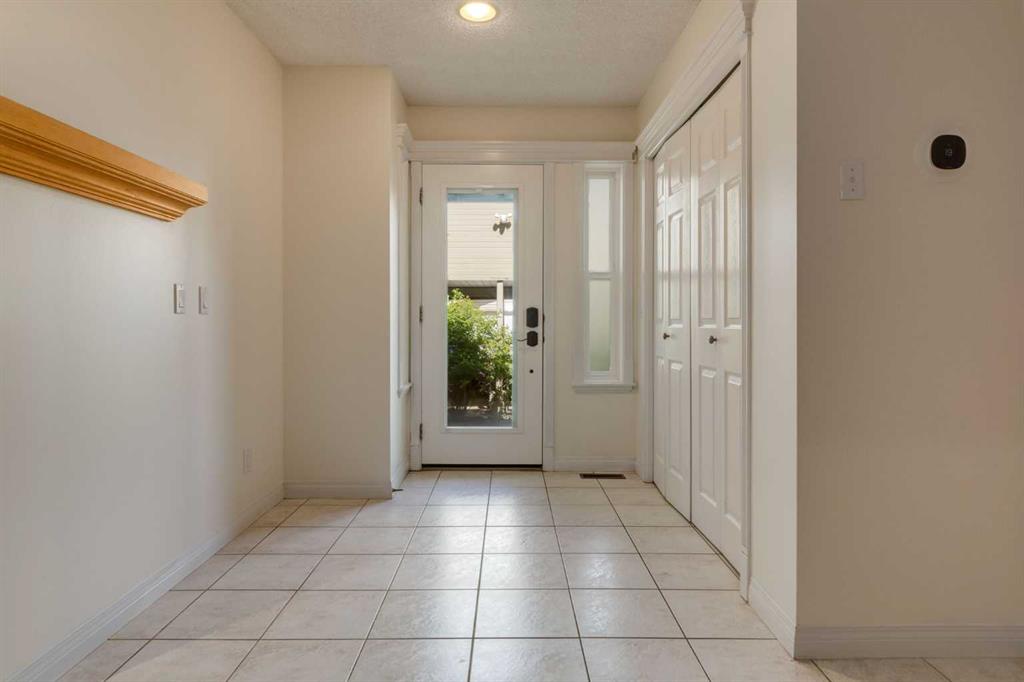107 9 Street NW photo 4