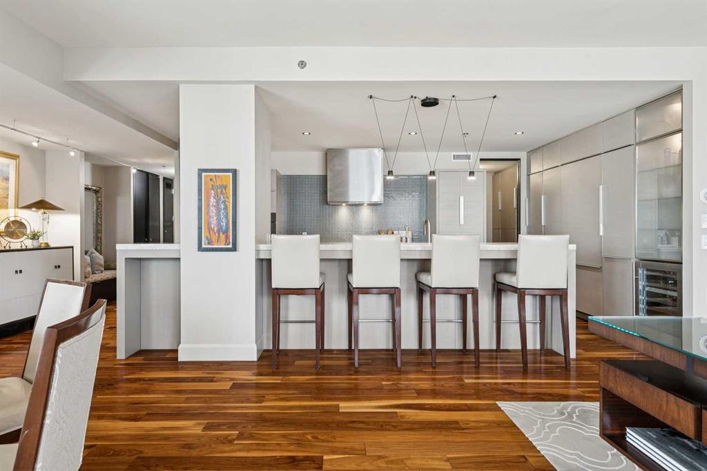 108 9 Avenue SW #1601 photo 3