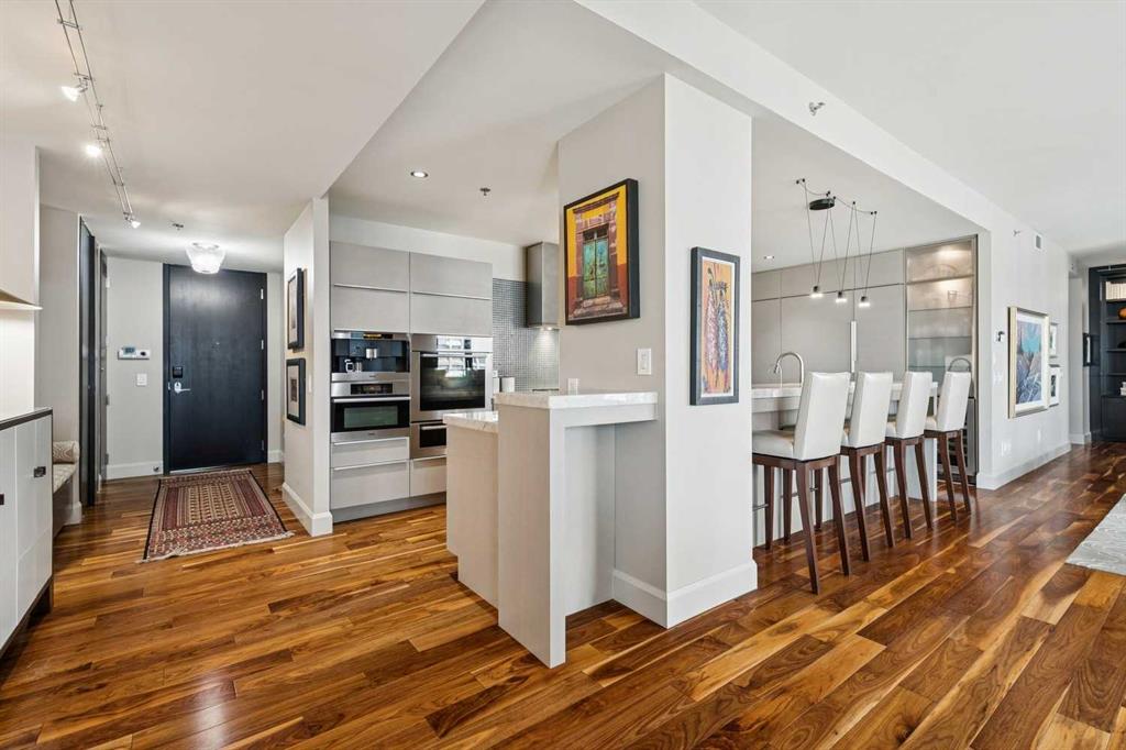 108 9 Avenue SW #1601 photo 5