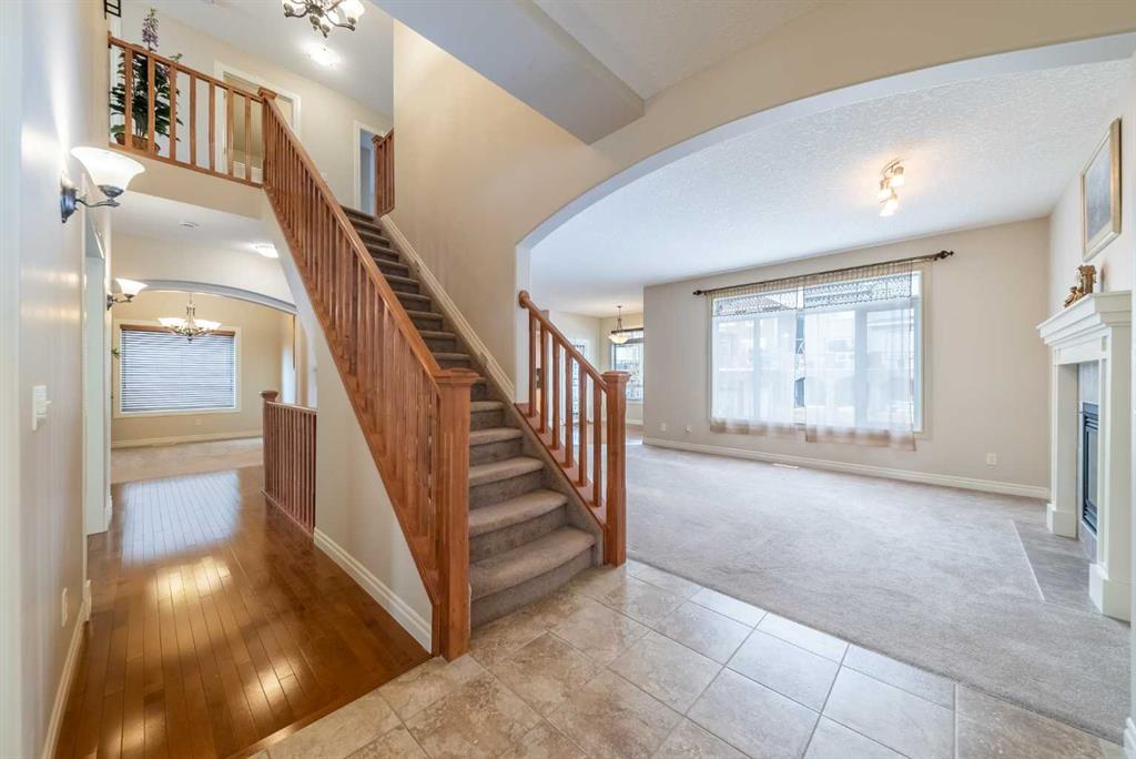 107 Panatella Close NW photo 2