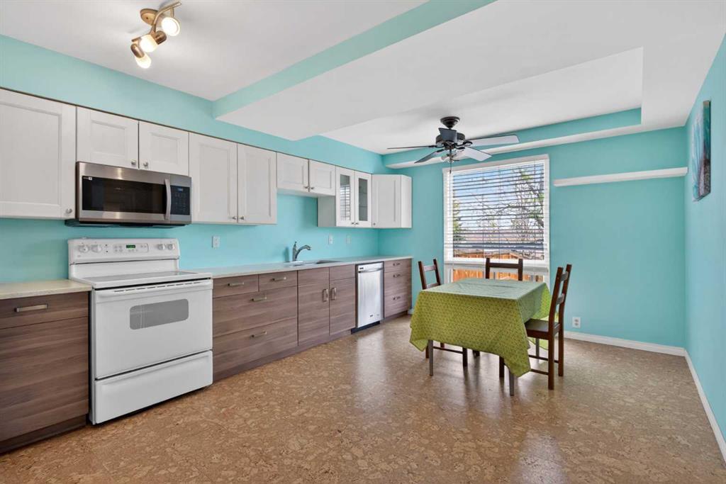42 Berwick Rise NW photo 5