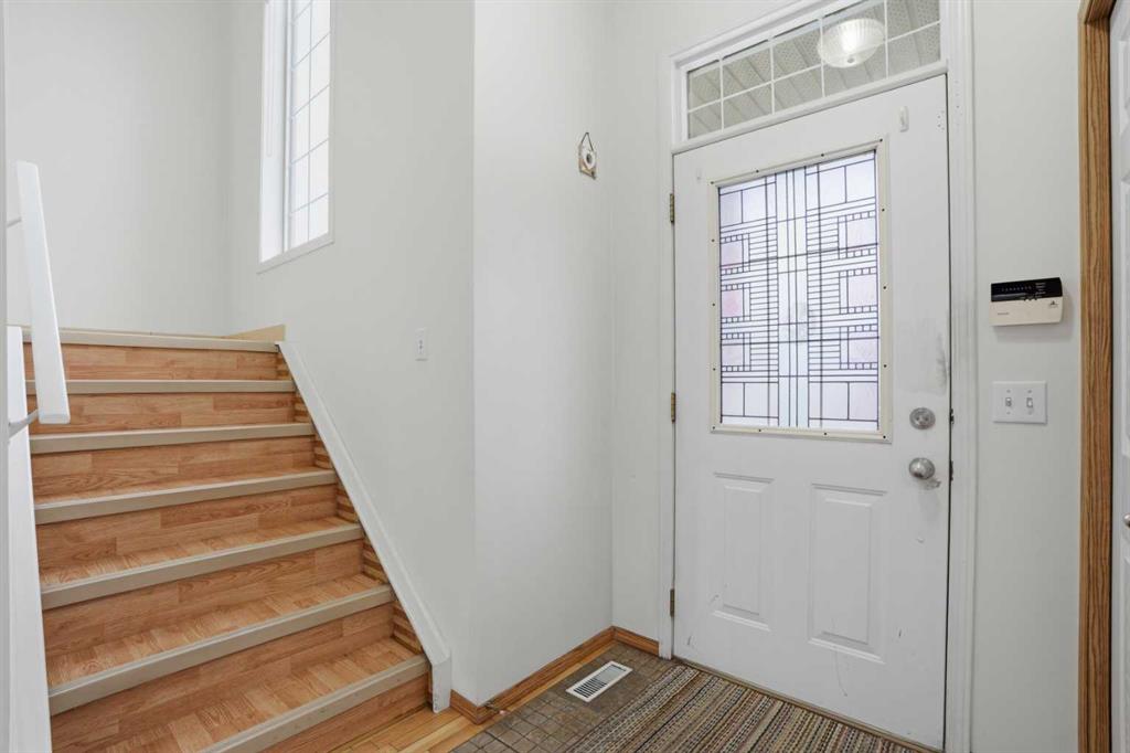 7816 Martha's Haven Park NE photo 5