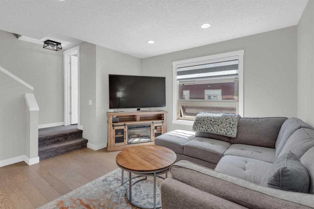 24 Aspen Hills Common SW photo 5
