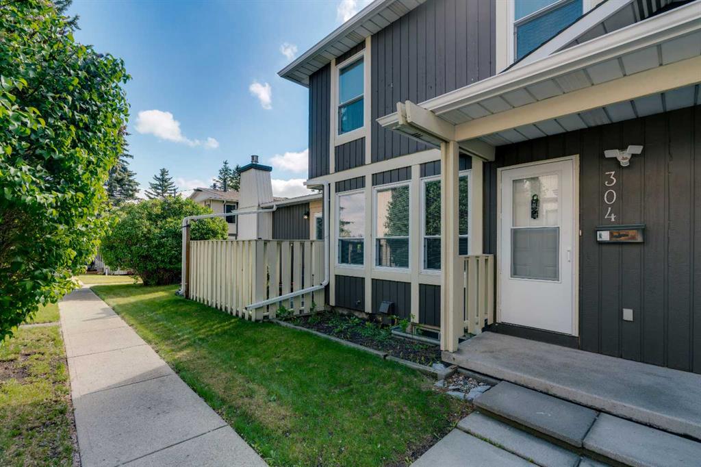 544 Blackthorn Road NE #304