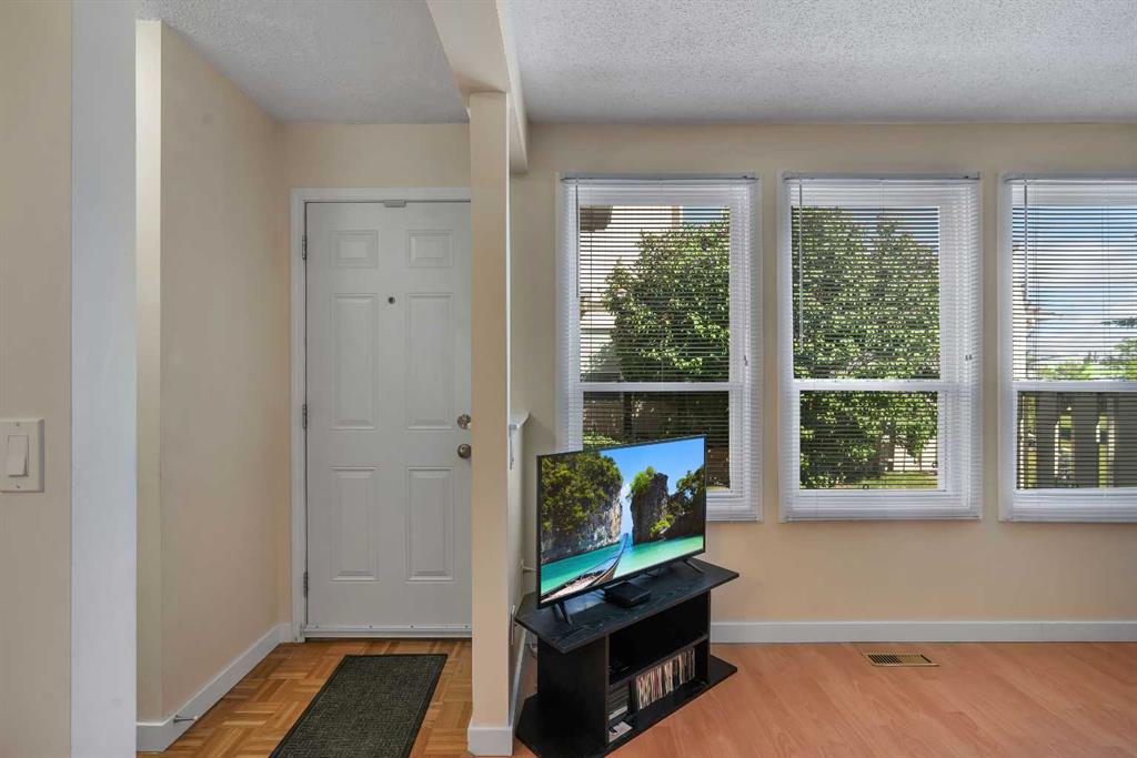 544 Blackthorn Road NE #304 photo 3