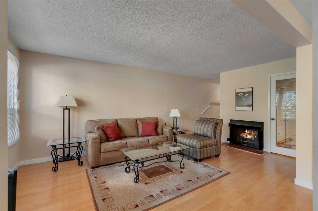 544 Blackthorn Road NE #304 photo 4