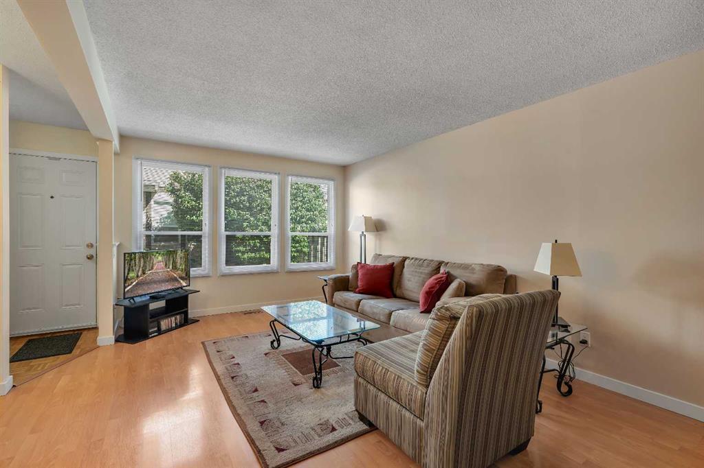544 Blackthorn Road NE #304 photo 5