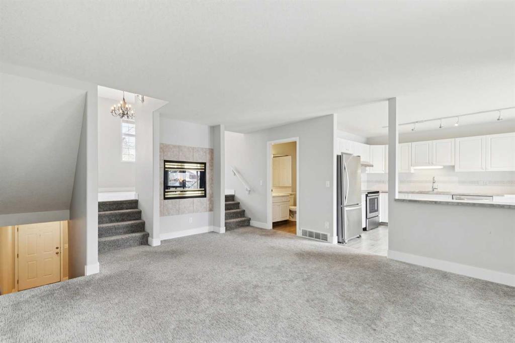 328 Prominence Heights SW photo 4
