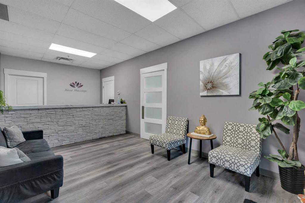 20 Saddlestone Drive NE #220 photo 4