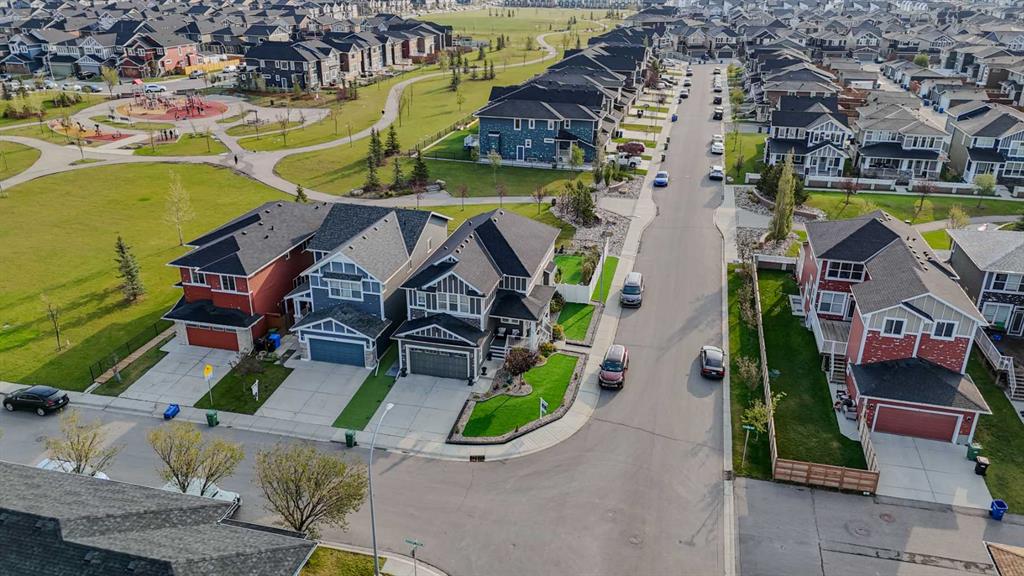 100 Redstone Parade NE photo 3