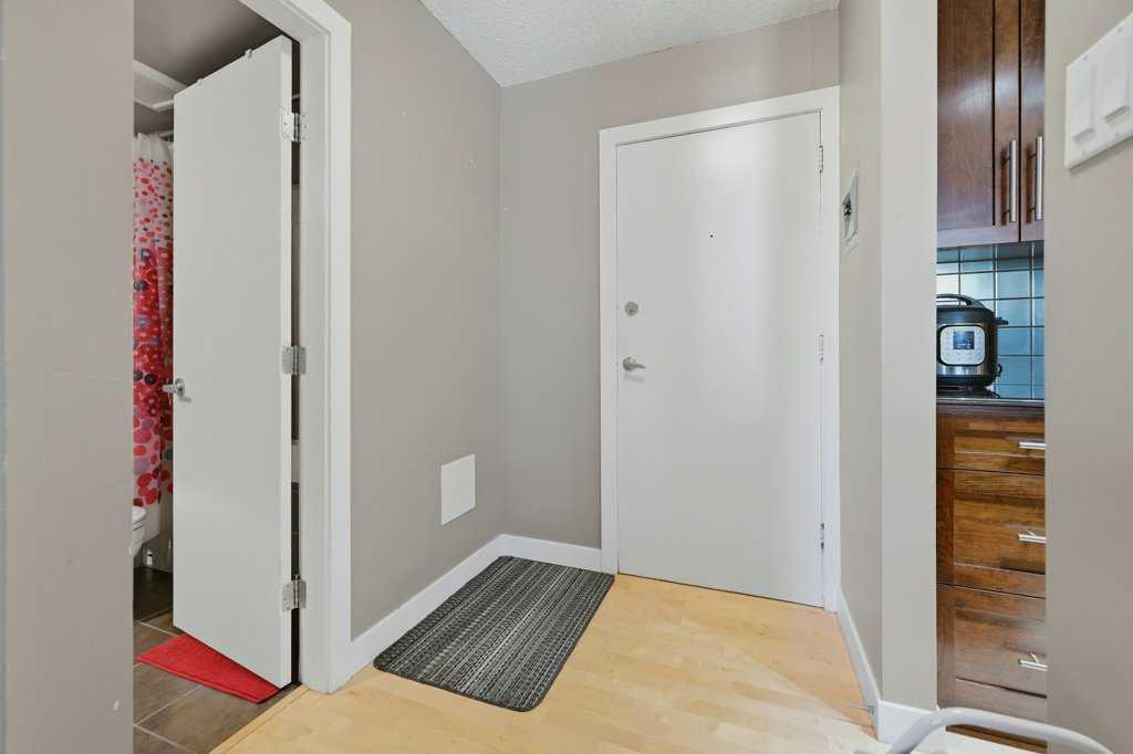 2220 16A Street SW #403 photo 5