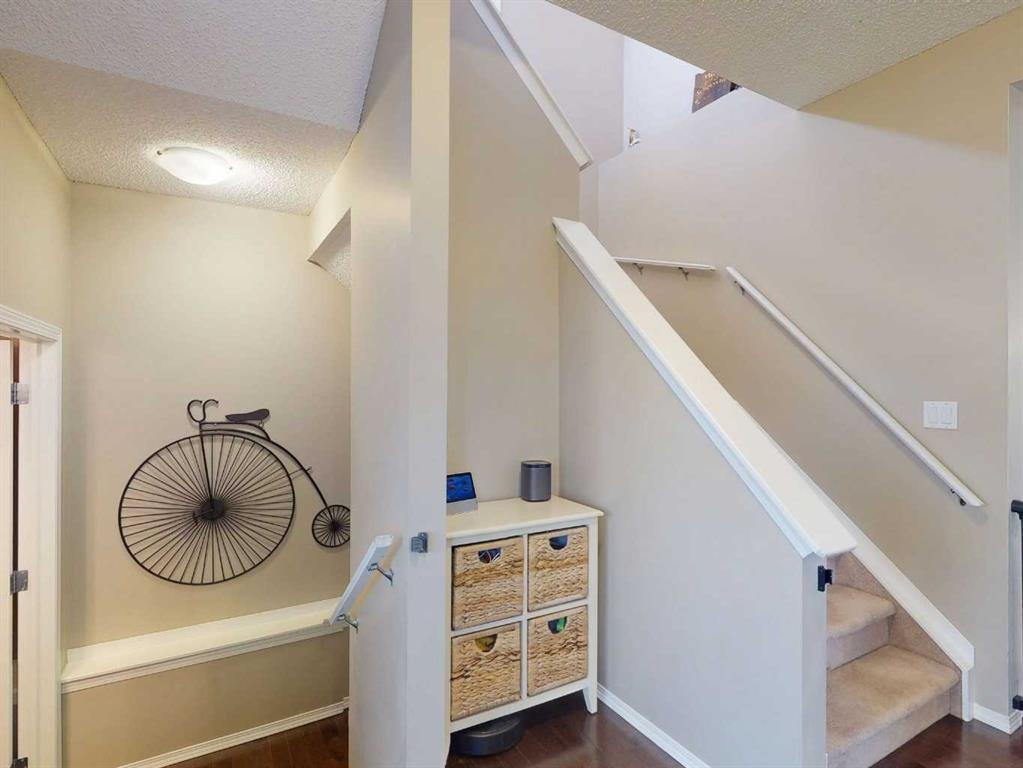 113 Evansford Circle NW photo 4