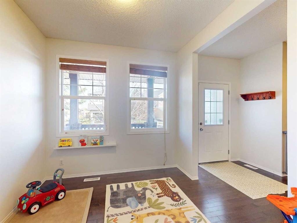 113 Evansford Circle NW photo 5