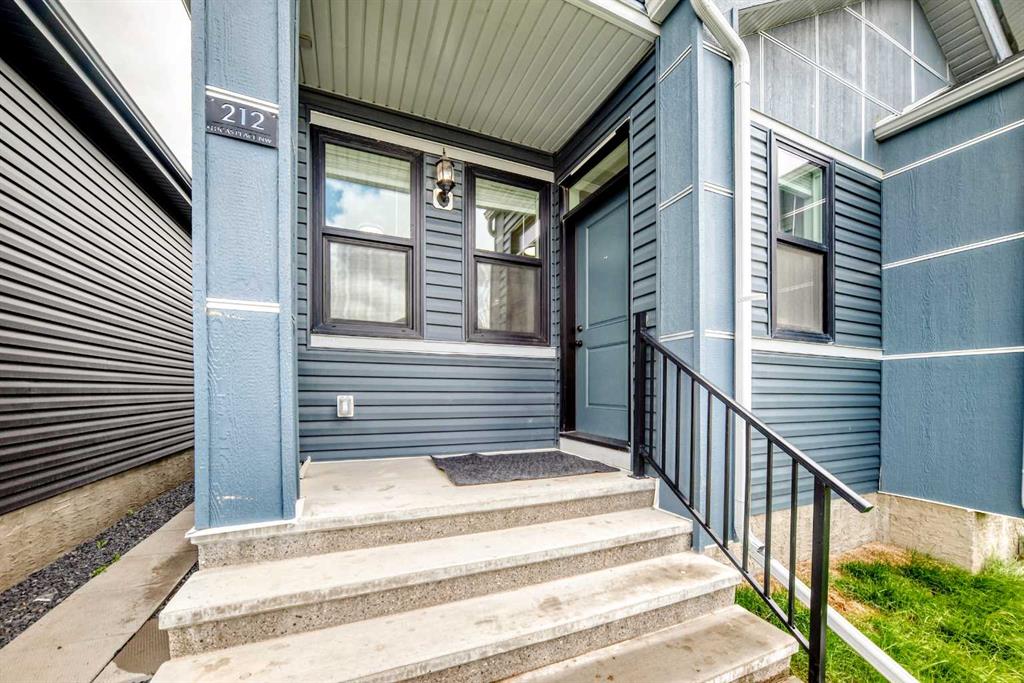 212 Lucas Place NW photo 3