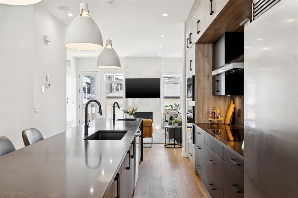 1424 27 Street SW photo 4