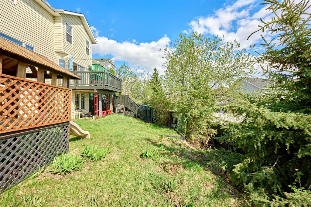 132 Somercrest Close SW photo 3