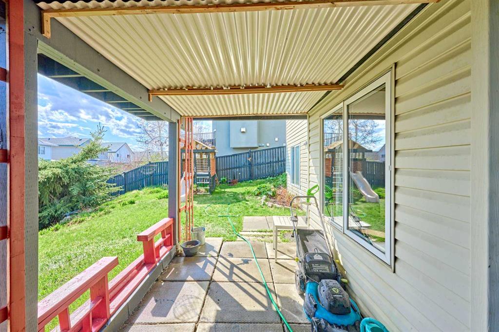 132 Somercrest Close SW photo 5