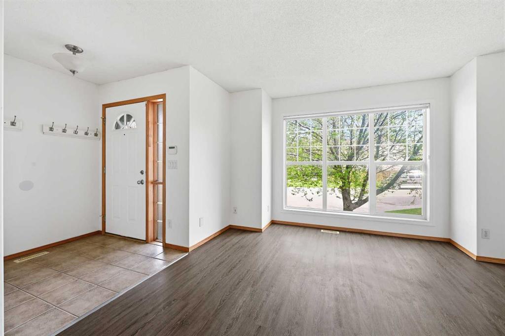 169 Cranberry Square SE photo 4