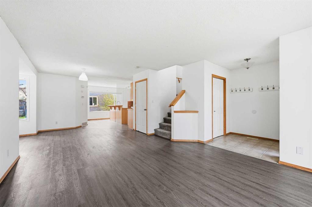 169 Cranberry Square SE photo 5
