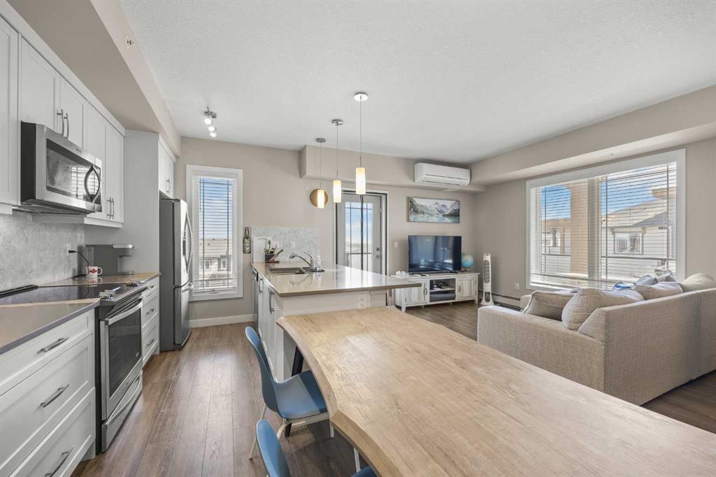 150 Auburn Meadows Manor SE #401 photo 2