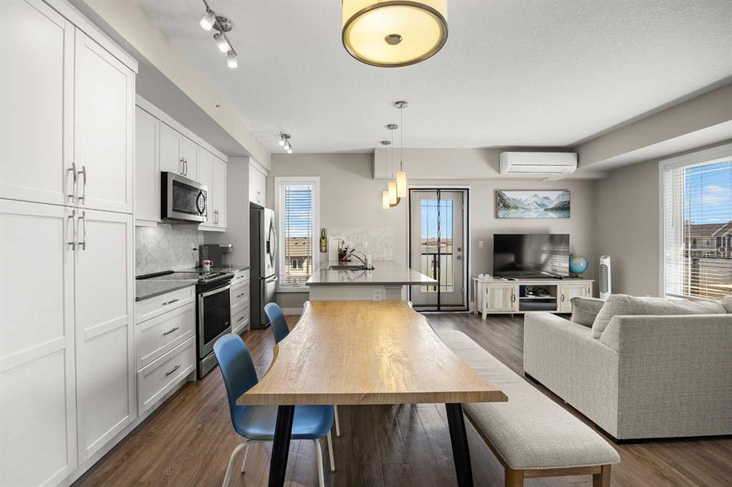 150 Auburn Meadows Manor SE #401 photo 3