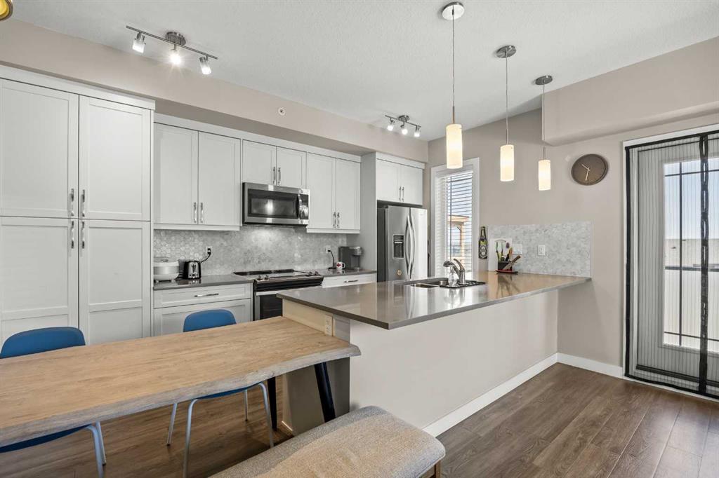 150 Auburn Meadows Manor SE #401 photo 5