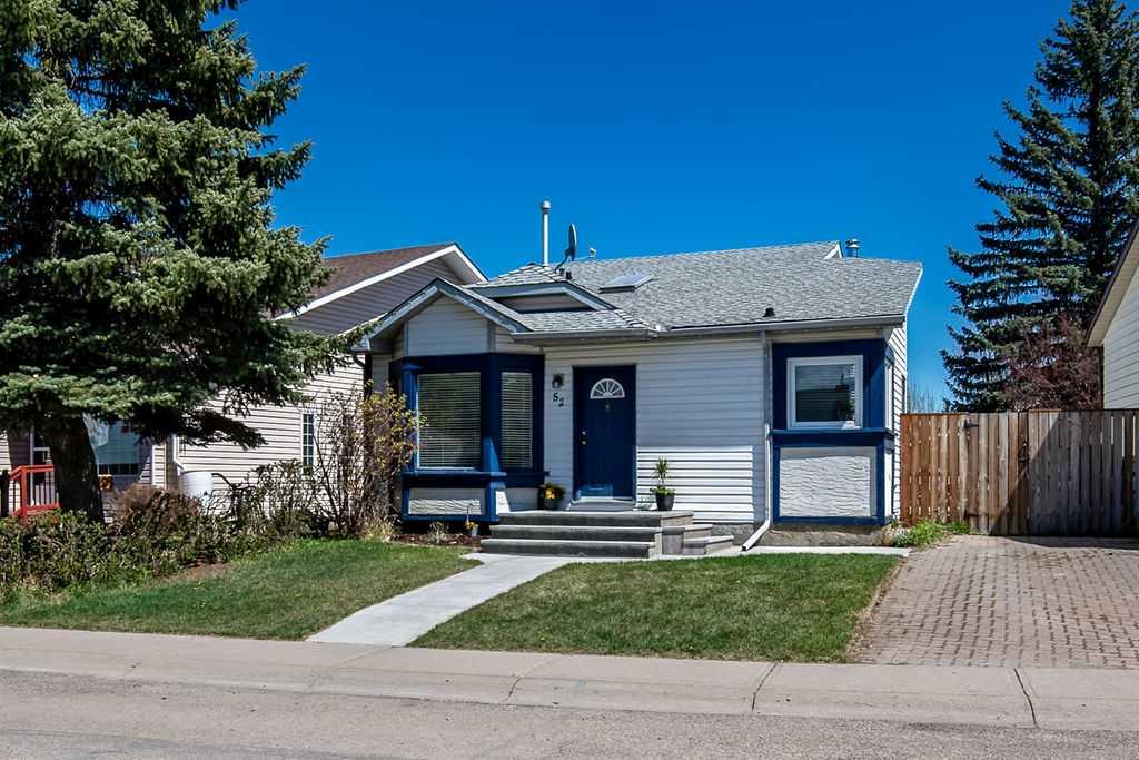 52 Hunters Crescent