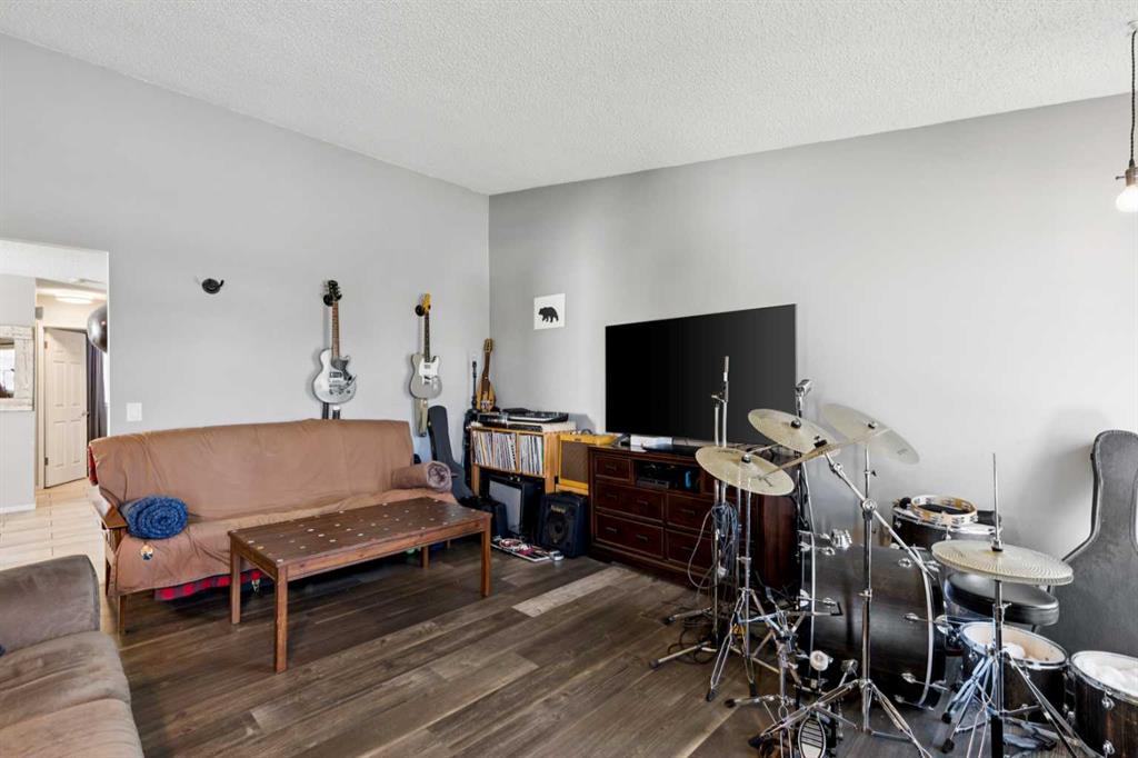 68 Templegreen Bay NE photo 2
