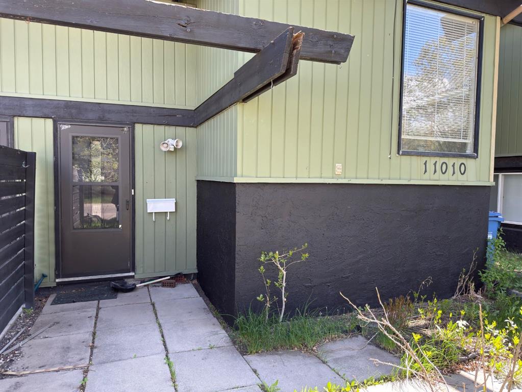 11010 5 Street SW photo 3