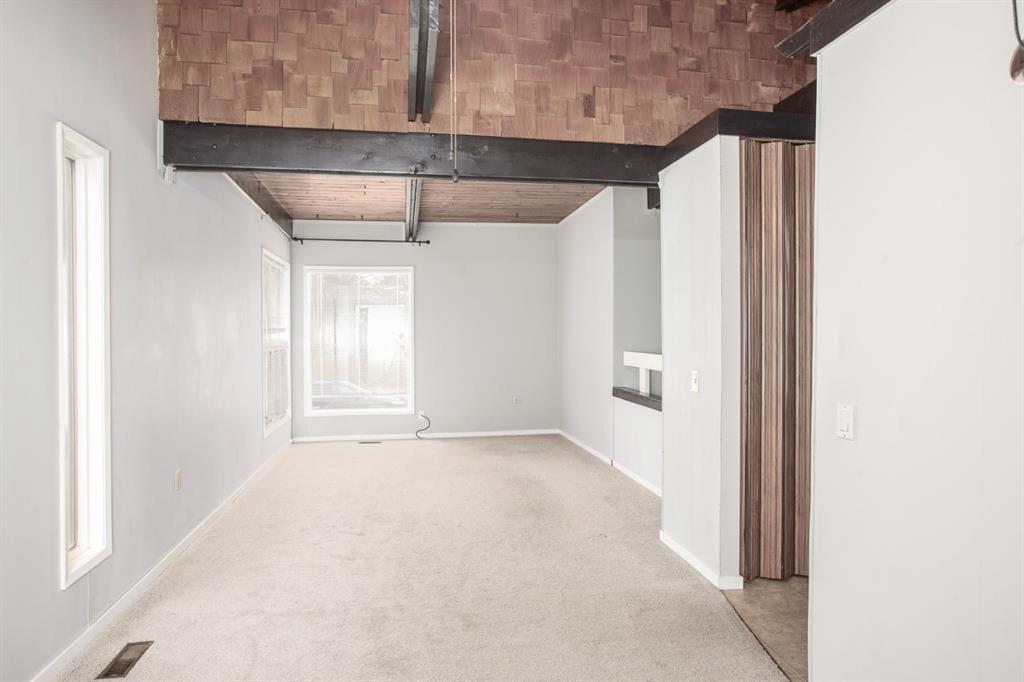 11010 5 Street SW photo 5