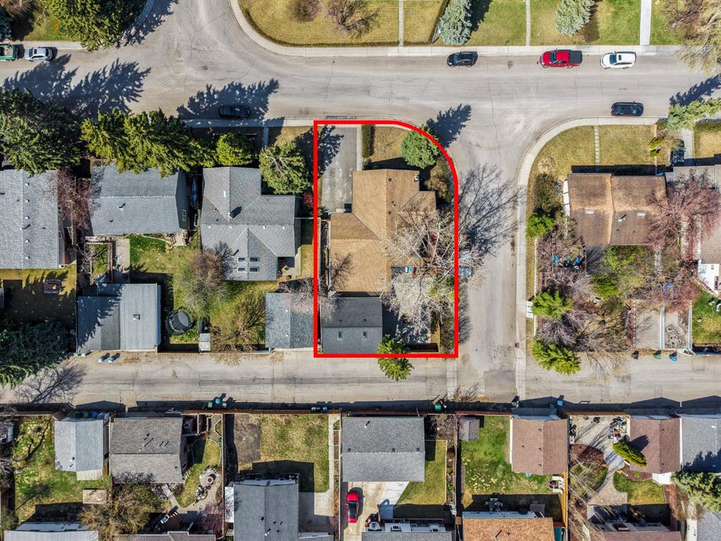 1703 110 Avenue SW photo 4