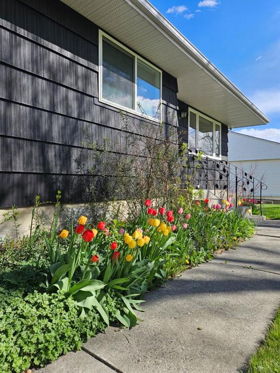 254 Hendon Drive NW photo 2