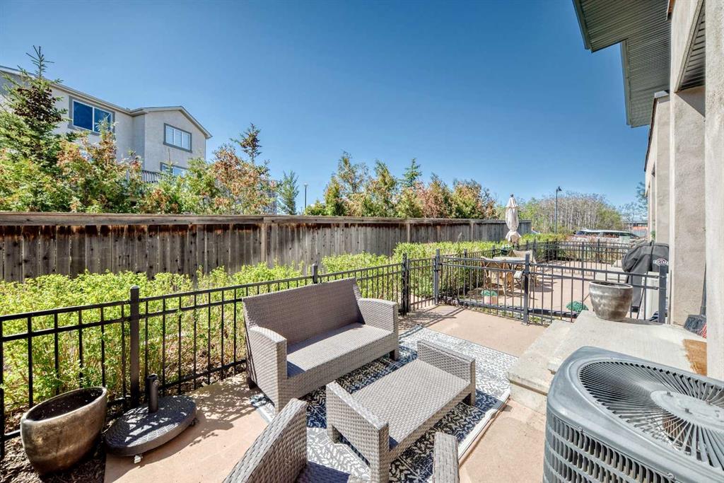 25 Aspen Hills Terrace SW photo 3