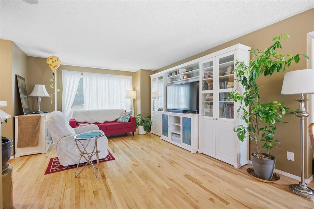 157 Cranberry Square SE photo 4