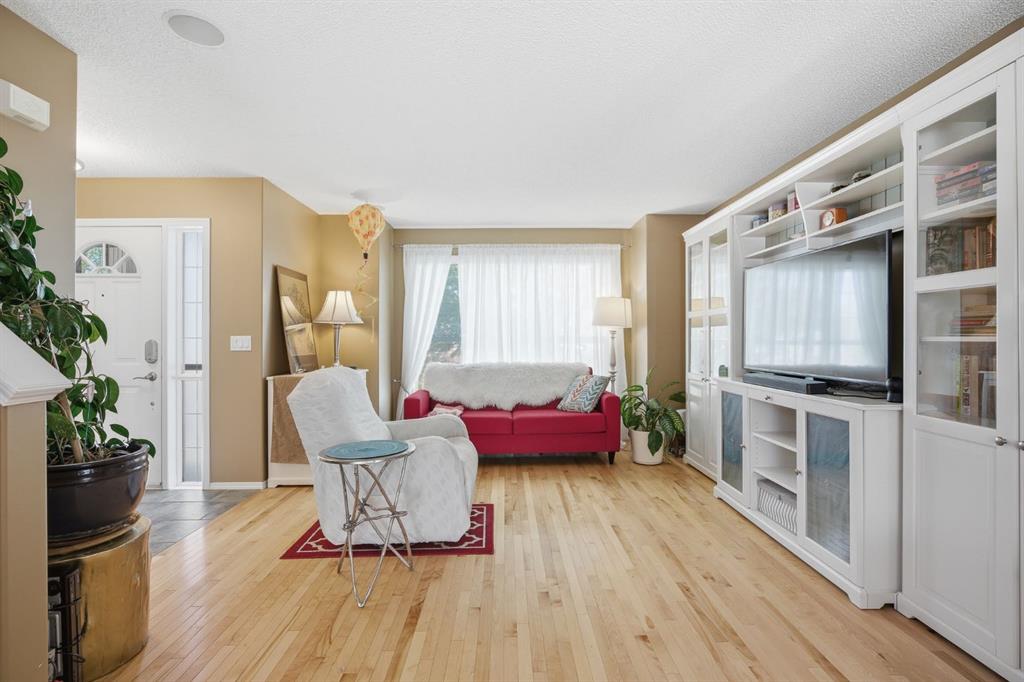157 Cranberry Square SE photo 5