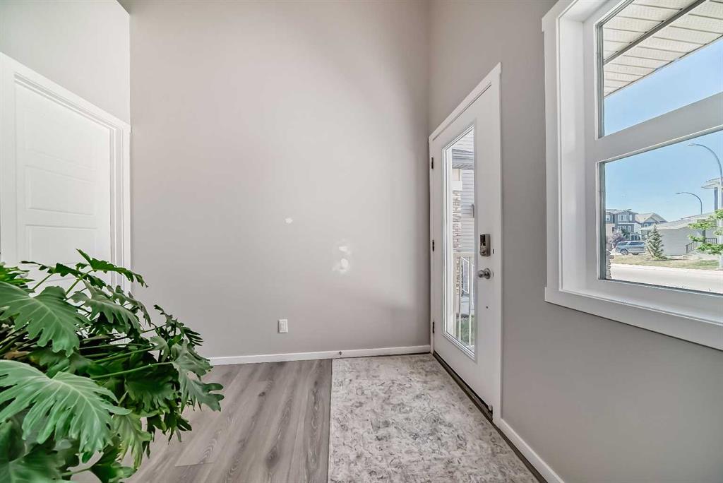 17 Walgrove Manor SE photo 2