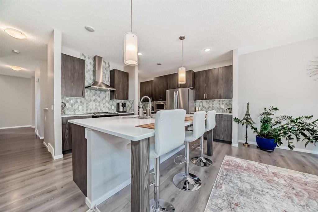 17 Walgrove Manor SE photo 4
