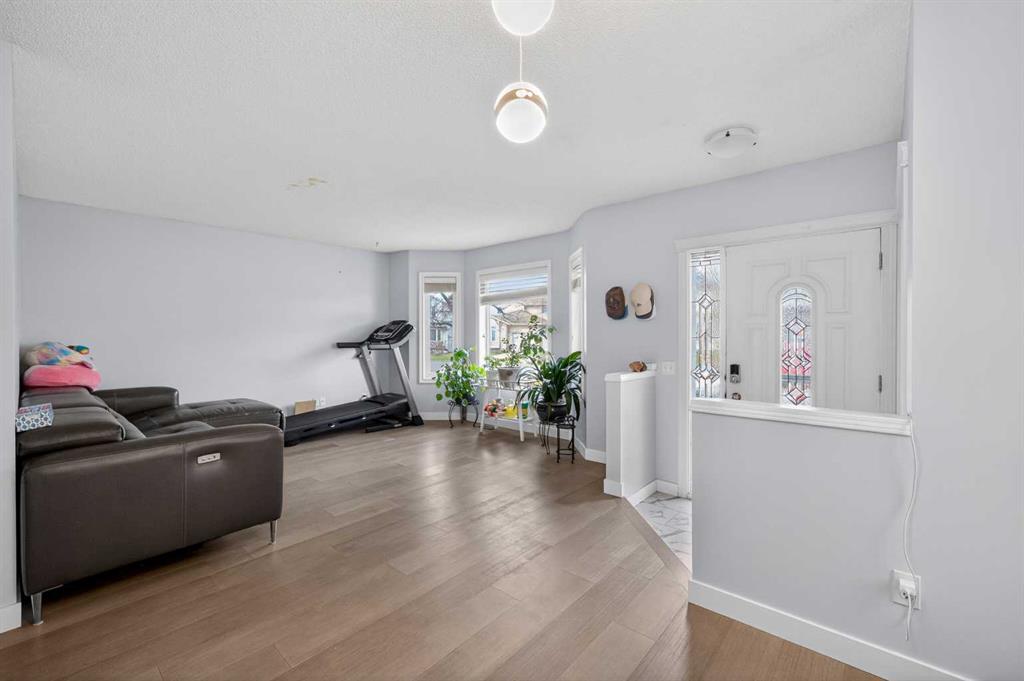 35 Erin Green Place SE photo 5