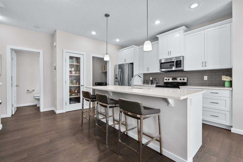 567 Evansborough Way NW photo 3