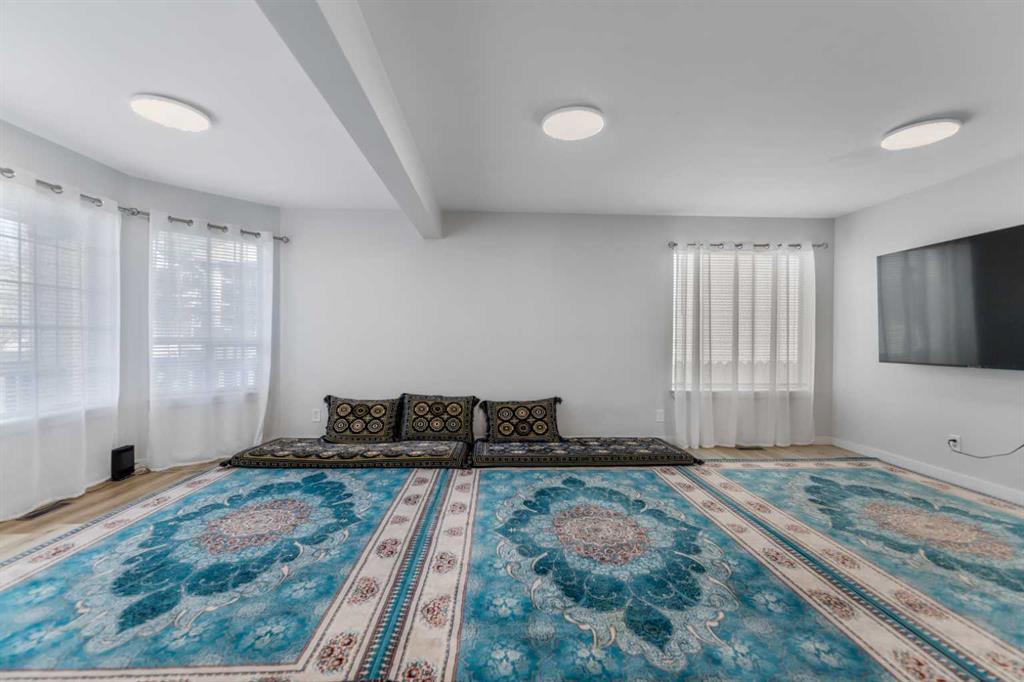 3806 Catalina Boulevard NE photo 5